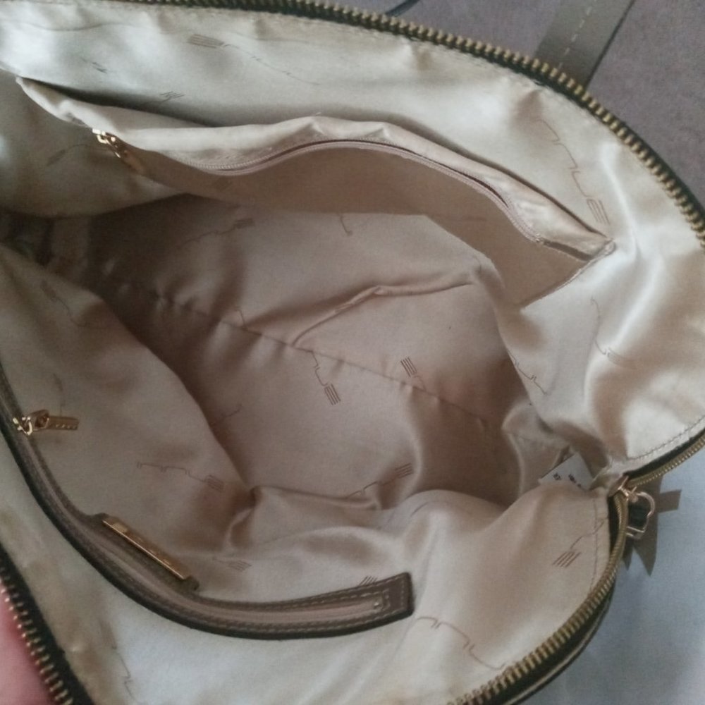 purse - Picture 4 of 4